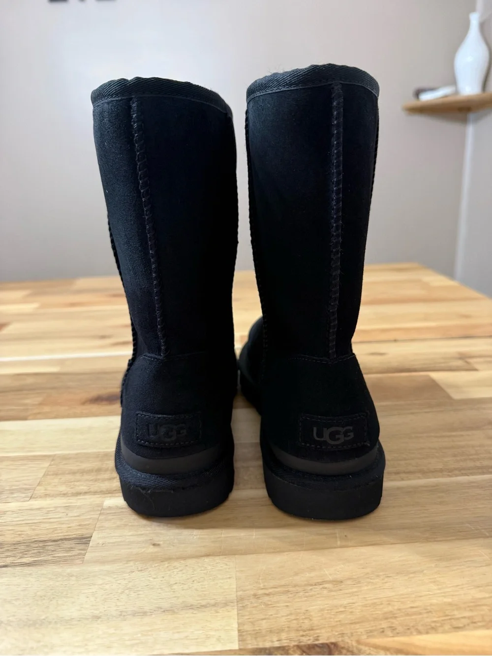 UGG Classic Short Zipper Tape Logo 9